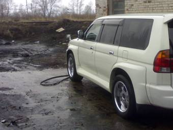 1997 Mitsubishi Pajero Photos