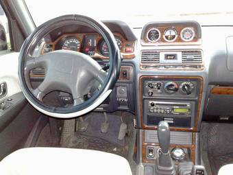 1997 Mitsubishi Pajero Photos