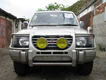 1997 Mitsubishi Pajero Photos