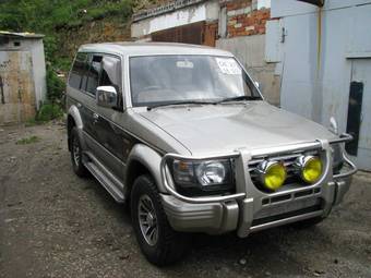 1997 Mitsubishi Pajero Pictures