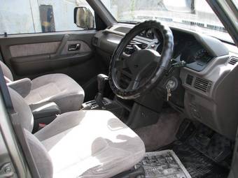 1997 Mitsubishi Pajero Images
