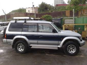 1997 Mitsubishi Pajero Photos