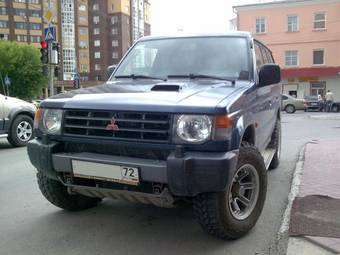1997 Mitsubishi Pajero Pictures