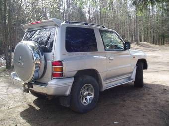 1997 Mitsubishi Pajero Photos