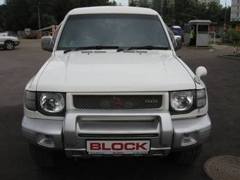 1997 Mitsubishi Pajero Photos