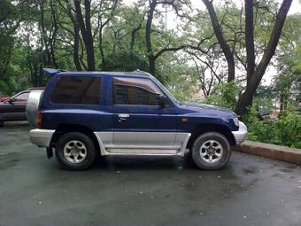 1997 Mitsubishi Pajero Photos