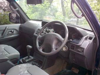 1997 Mitsubishi Pajero Photos