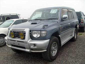 1997 Mitsubishi Pajero Photos