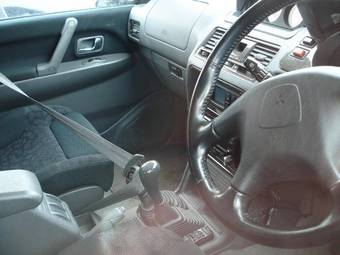 1997 Mitsubishi Pajero Photos