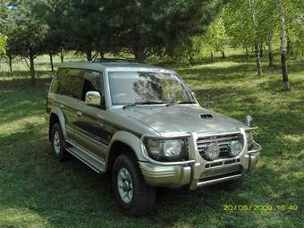 1997 Mitsubishi Pajero Pictures