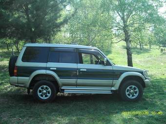 1997 Mitsubishi Pajero Photos