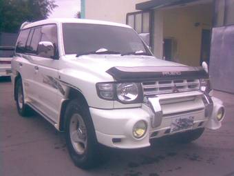 1997 Mitsubishi Pajero Photos