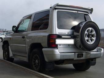 1997 Mitsubishi Pajero Photos