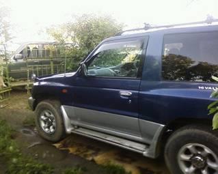 1997 Mitsubishi Pajero Photos