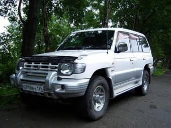 1997 Mitsubishi Pajero Pics