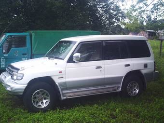 1997 Mitsubishi Pajero Pictures