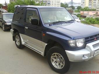 1997 Mitsubishi Pajero Photos