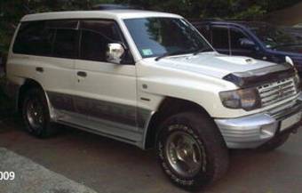1997 Mitsubishi Pajero Pictures