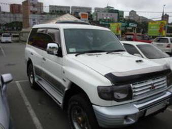 1997 Mitsubishi Pajero Photos