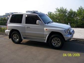 1997 Mitsubishi Pajero Photos