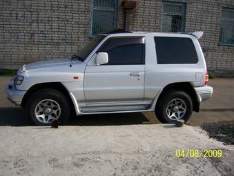1997 Mitsubishi Pajero Photos