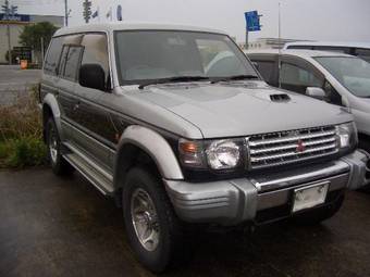 1997 Mitsubishi Pajero Photos