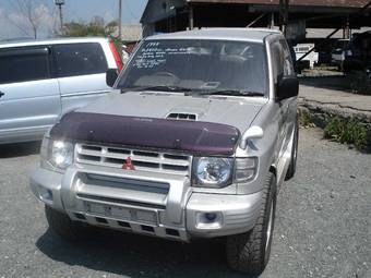 1997 Mitsubishi Pajero Pictures