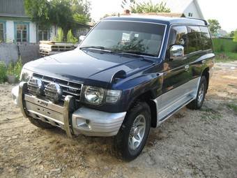 1997 Mitsubishi Pajero Photos