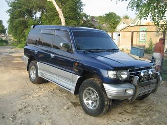 1997 Mitsubishi Pajero Pictures