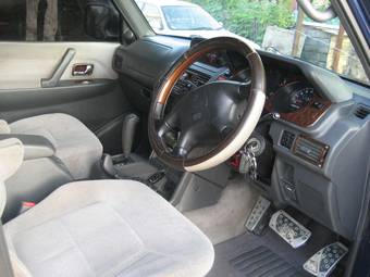 1997 Mitsubishi Pajero Photos