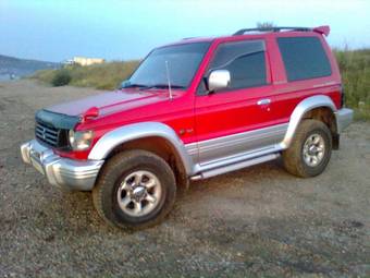 1997 Mitsubishi Pajero Photos