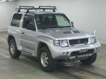 1997 Mitsubishi Pajero Pictures