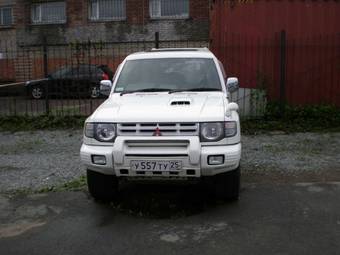 1997 Mitsubishi Pajero Photos