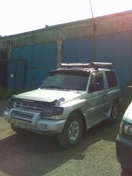 1997 Mitsubishi Pajero Photos