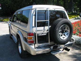 1997 Mitsubishi Pajero Photos