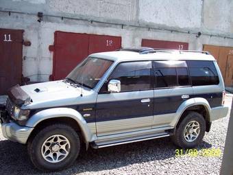 1997 Mitsubishi Pajero Photos
