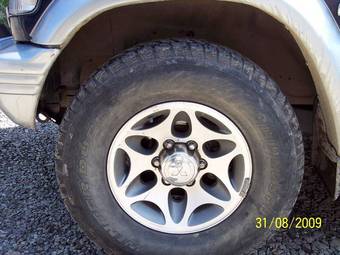 1997 Mitsubishi Pajero Pictures