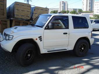 1997 Mitsubishi Pajero Pictures