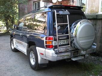 1997 Mitsubishi Pajero Pictures