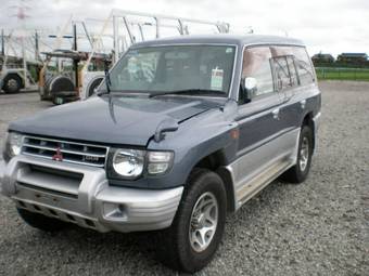1997 Mitsubishi Pajero Photos