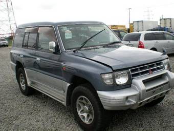 1997 Mitsubishi Pajero Photos