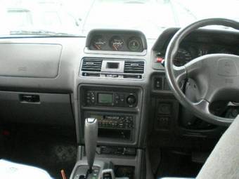 1997 Mitsubishi Pajero Pictures