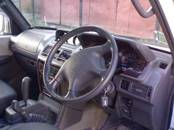 1997 Mitsubishi Pajero Pictures