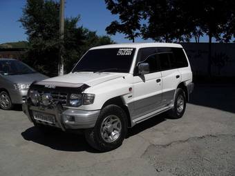 1997 Mitsubishi Pajero Photos