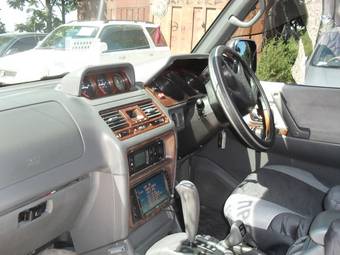 1997 Mitsubishi Pajero Photos