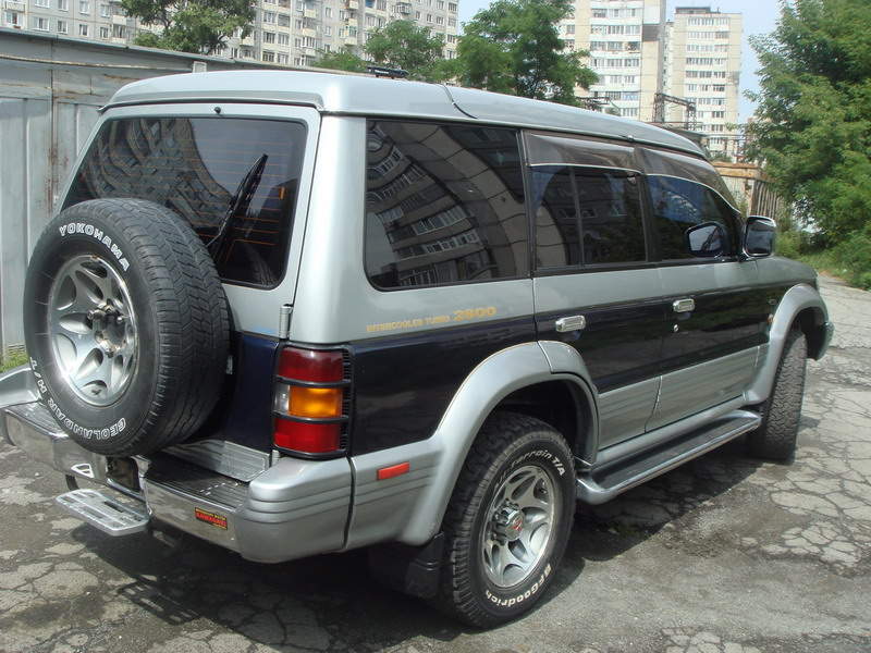 1997 Mitsubishi Pajero specs Engine size 2800cm3 Fuel 