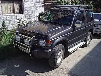 1997 Mitsubishi Pajero Photos