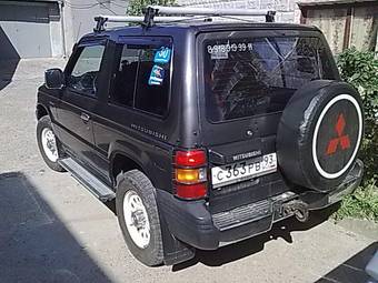 1997 Mitsubishi Pajero Pictures