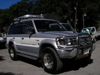 1997 Mitsubishi Pajero Pictures