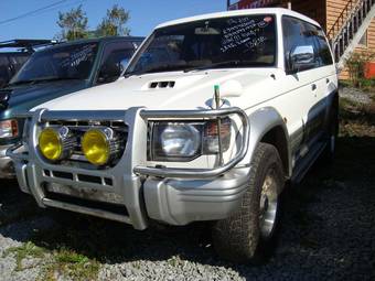 1997 Mitsubishi Pajero Photos